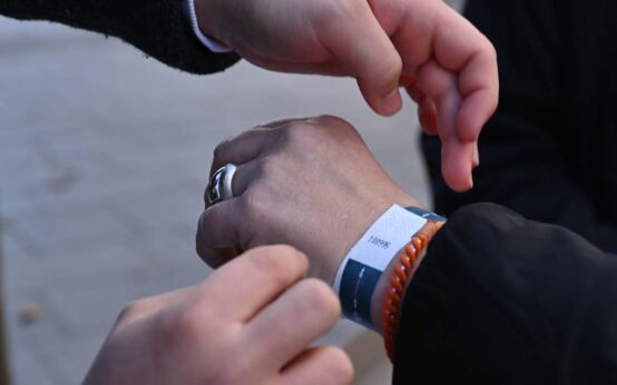 Bändchen statt Kontrolle