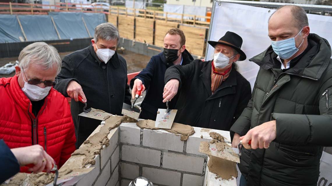 Grundsteinlegung für Wohnturm und Kita Kastel–Housing