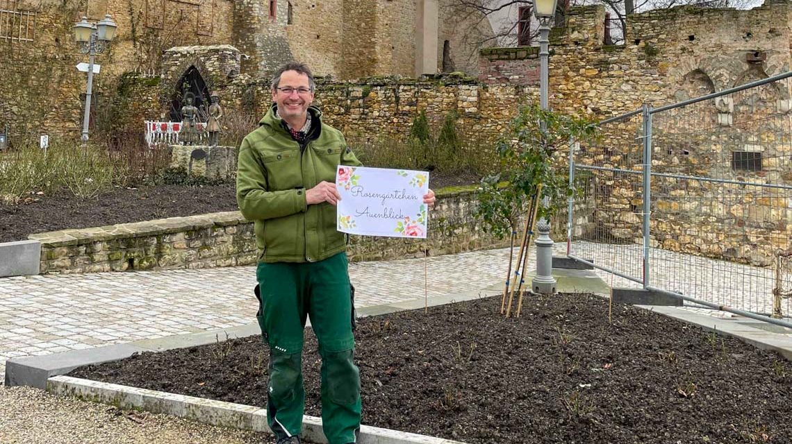 Rosenbeete am Rhein heißen zukünftig „Rosengärtchen Auenblick“