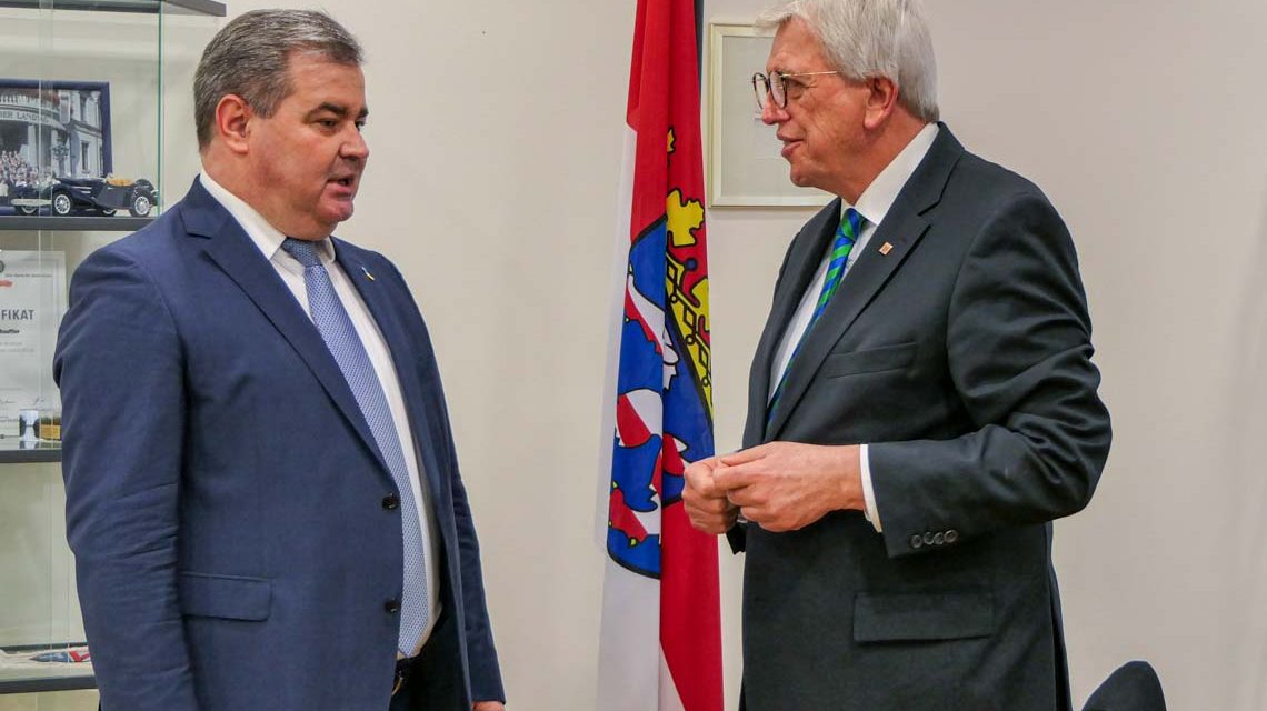 Hessische Ministerpräsident Volker Bouffier hat heute den Generalkonsul der Ukraine, Vadym Kostiuk, getroffen