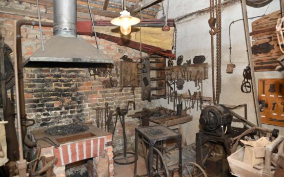 Schmiede nachgestellt im Heimatmuseum Medenbach