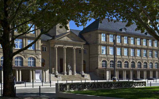 Museumsfassade / Museum Wiesbaden / Museen in einem