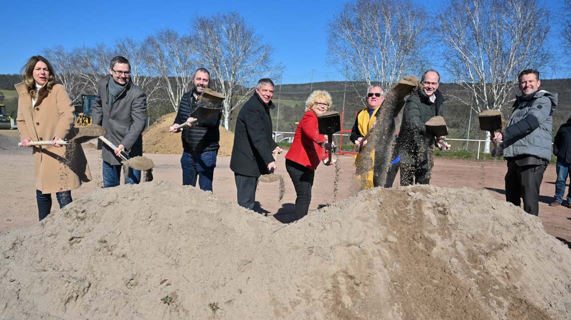 Größer Tag in Breckenheim: Spatenstich zur neuen Sportanlage