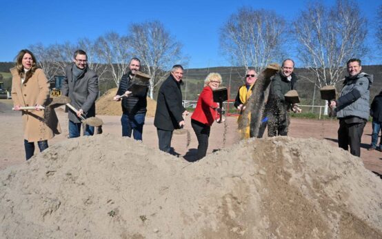 Größer Tag in Breckenheim: Spatenstich zur neuen Sportanlage