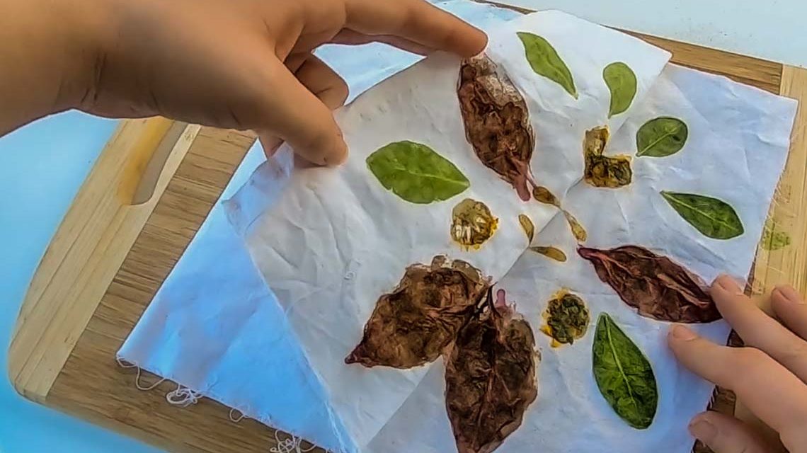 Hapa Zome, Blüten-mal-Technik: Im Bild wird das Ergebnis gezeigt.