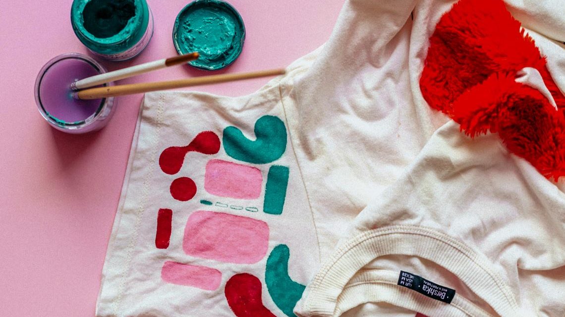 Alte Kleidungsstücke aufpeppen