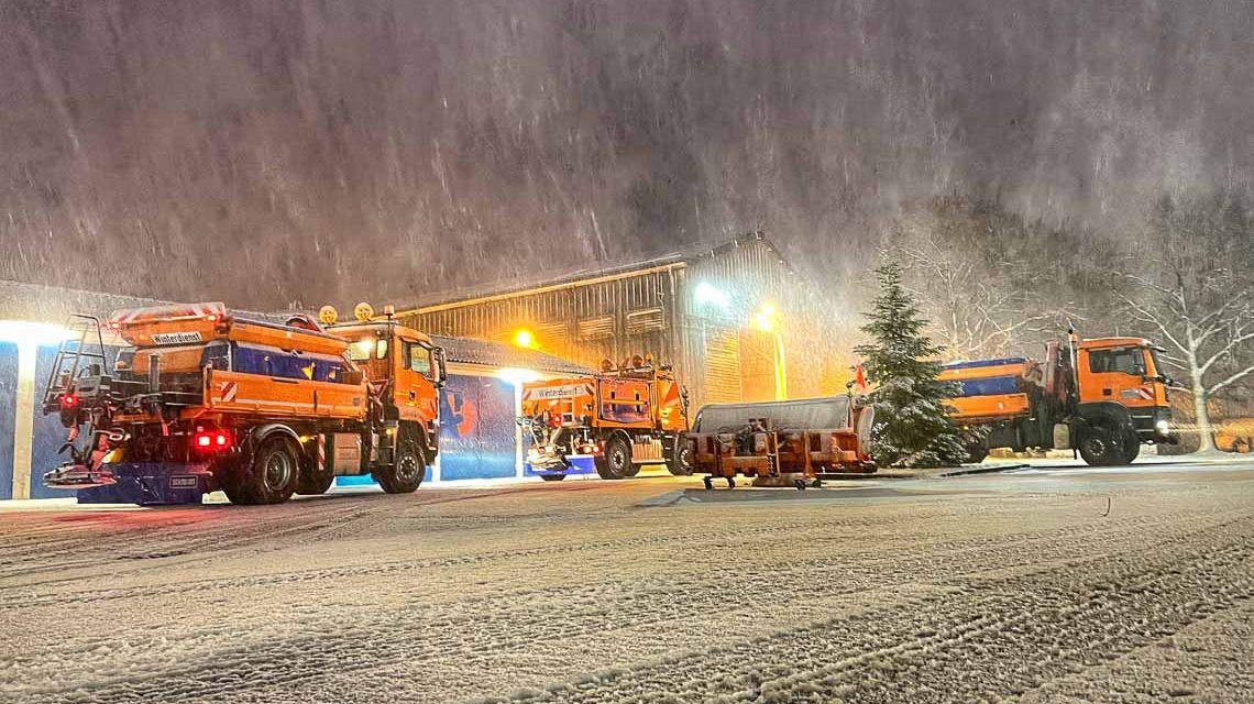 Salzverbrauch: Es ist ge rade einmal vier Wochen her, da wurden die Hessen in einigen Teilen des Landes noch einmal von einem heftigen Schneetreiben überrascht. Die Winterdienstkräfte von Hessen Mobil waren auch diesmal vorbereitet, denn die offizielle Winterdienstsaison geht – nicht zuletzt aufgrund solcher Ereignisse - bis Ende April.