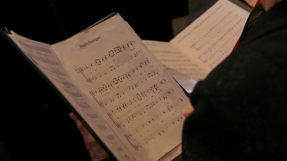Bachchor, Symbolbild, Chor singen: Wendezeit