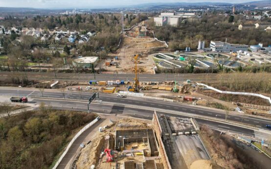 Salzbachtalbrücke, Fortschritt der Baustelle