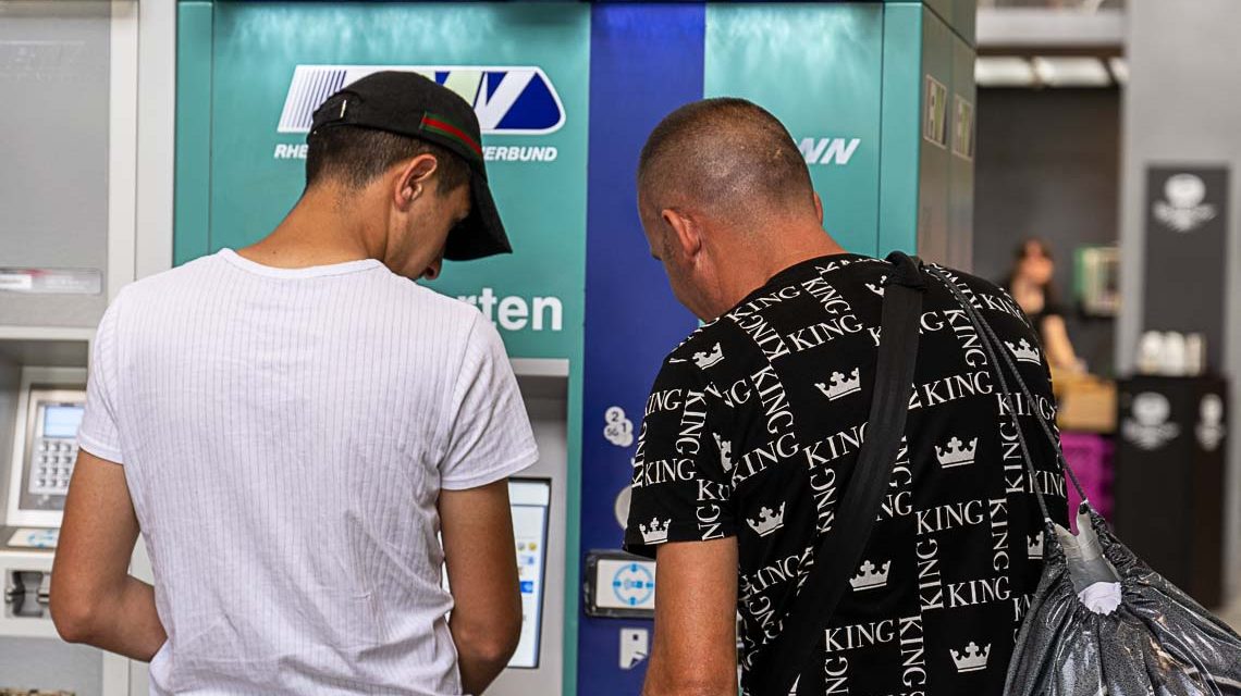 Große Nachfrage nach 9-Euro-Ticket ©2022 Volker Watschounek