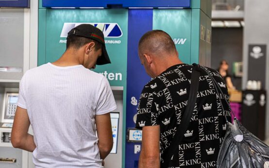 Große Nachfrage nach 9-Euro-Ticket ©2022 Volker Watschounek