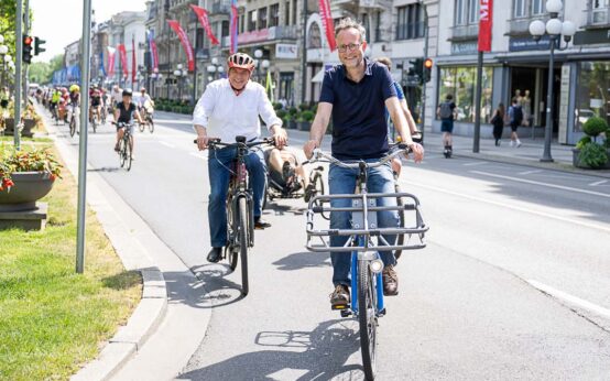 Stadtradeln: Dr. Andreas Hennig und OB Gert Uwe Mende fahren vorne weg.