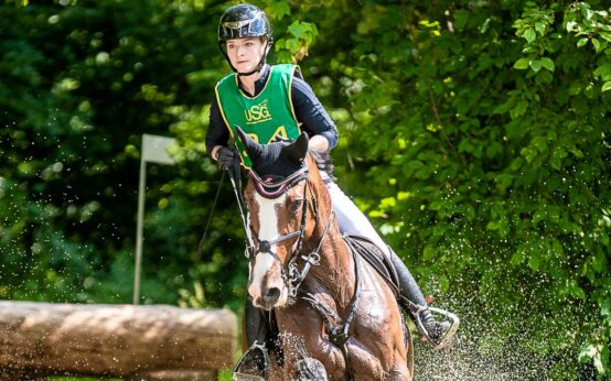 Julia Krajewski im Geände