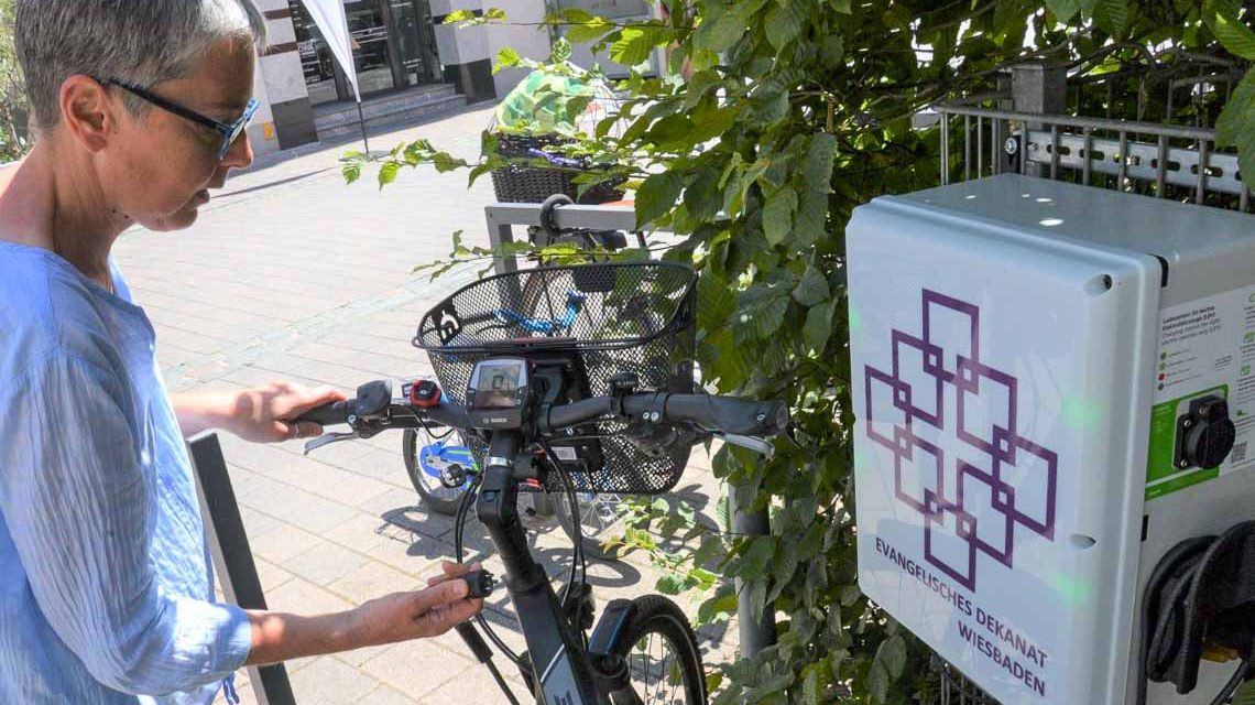 Elektrische Ladestationen und ein Lastenrad machen Lust aufs Radfahren