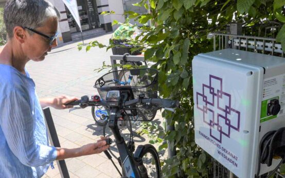 Elektrische Ladestationen und ein Lastenrad machen Lust aufs Radfahren