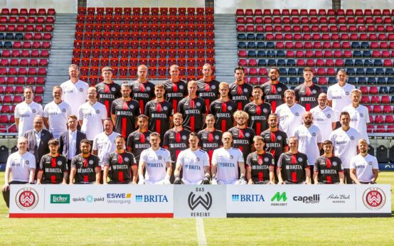 SVWW Mannschaft 2022/2023 || Florian Stritzel – Arthur Lyska – Lucas Becker – Ahmet Gürleyen – Sascha Mockenhaupt – Max Reinthaler – Florian Carstens – Dennis Kempe – Nico Rieble – Brooklyn Ezeh – Dominik Bauer – Emanuel Taffertshofer – Gino Fechner – Robin Heußer – Thijmen Goppel – Sebastian Mrowca – Mehmet Kurt – Lucas Brumme – Bjarke Jacobsen – Amin Farouk – Dominik Prokop – Kianz Froese – Johannes Wurtz – Suheyel Najar – Benedict Hollerbach – Gustaf Nilssona