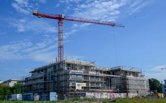 Bauaufsicht, Symbobild zeigt einen Baustelle in Erbenheim