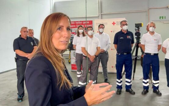 Astrid Wallmann beim DRK