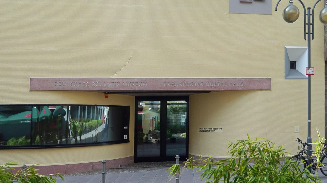 Das Deutsche Romantik-Museum, zwischen Goethehöfen mit Volksbühne und dem Goethe-Haus – ©2022 Wikipedia , Simsalabim, Eigenes Werk, CC BY-SA 4.0