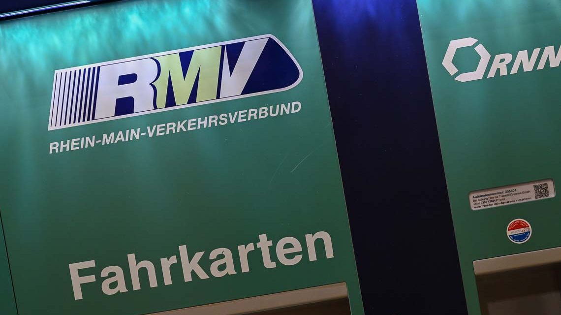 Fahrkarten Automat Tickets ziehen, Fahrkartenkauf