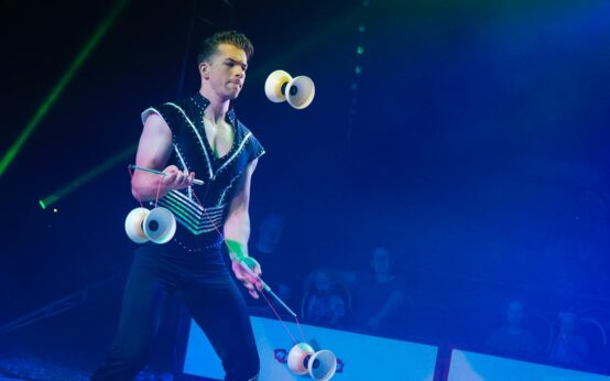 Ezra Vermahn mit seinem Diaboilo