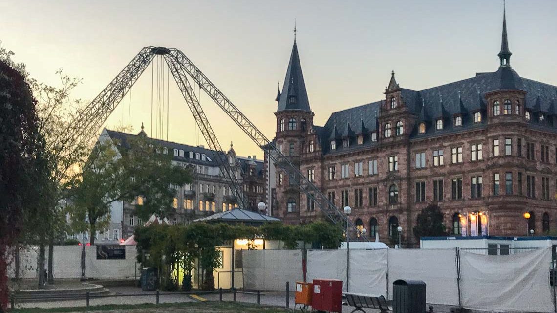 European Youth Circus, Zelt wird gestellt