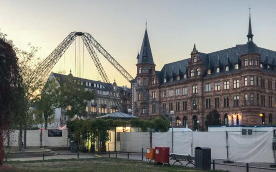 European Youth Circus, Zelt wird gestellt