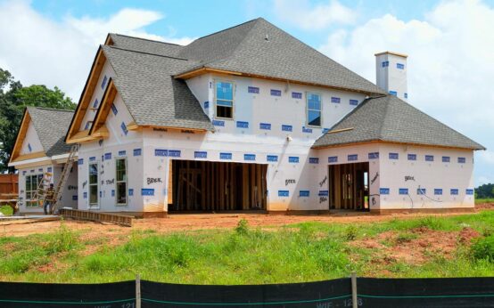 Günstiger Hausbau: Tipps für angehende Bauherren