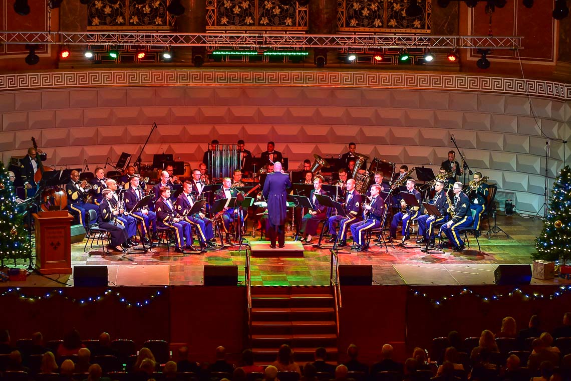 Holiday-Konzert-im-Kurhaus-Ein-Abend-der-Wiesbaden-w-rmt