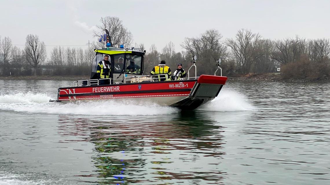 Neues Mehrzweckboot für Berufsfeuerwehr