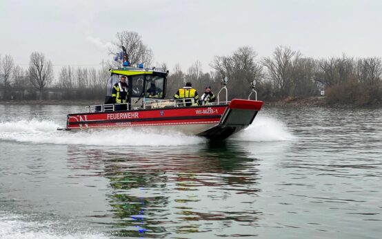 Neues Mehrzweckboot für Berufsfeuerwehr