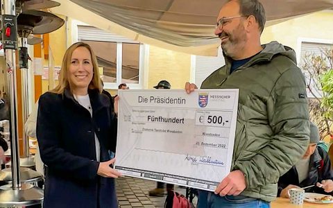Astrid Wallmann besucht Teestube