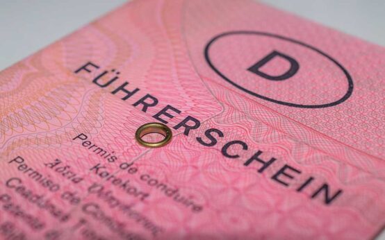 Alter Führerschein aus Papier