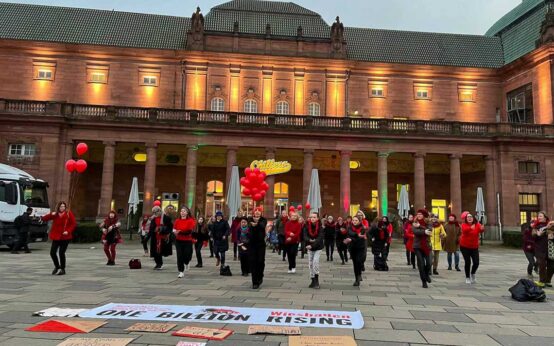 One Billion Rising, Aktion am Hauptbahnhof
