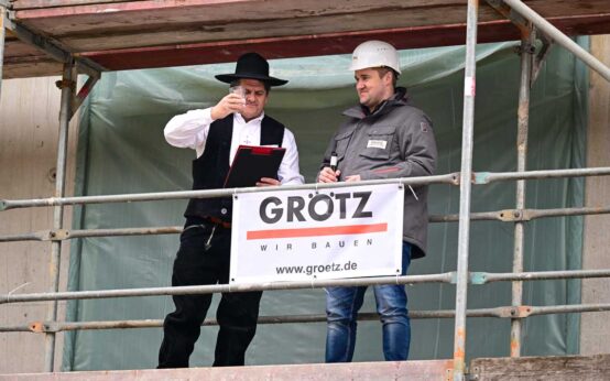 Polier Roland Hördl hält den Rchtspruch