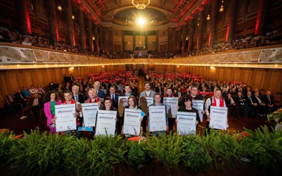 445 Jungmeisterinnen und Jungmeister im Wiesbadener Kurhaus überreicht