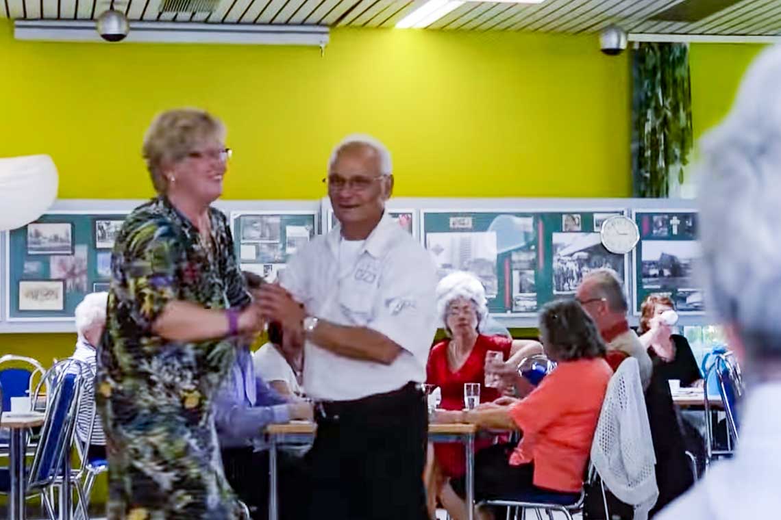 N-chster-Tanztee-im-Salon-Liesel