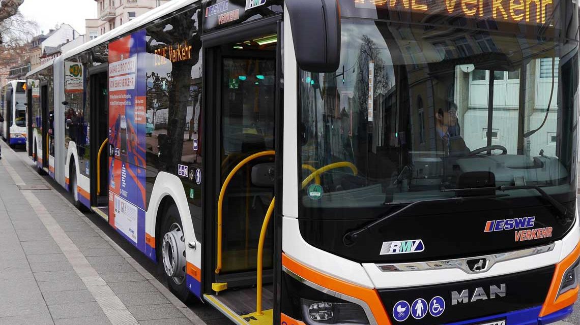 MAN: Neue 4-Türer-Gelenkbusse im ESWE-Liniennetz