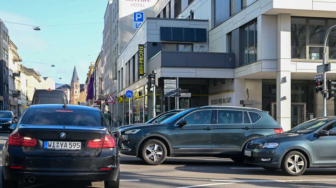 Innenstadt: Bahnhofstraße Ecke Rheinstraße
