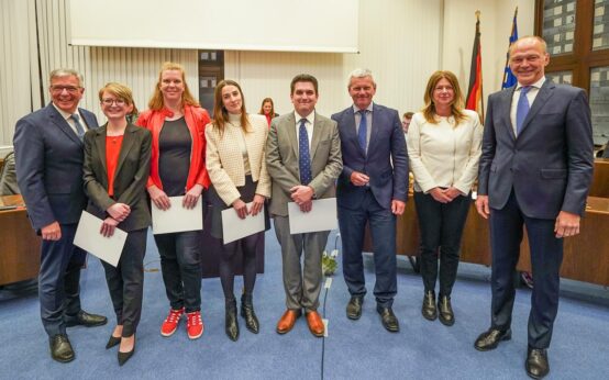 Neue Magistratsmitglieder am Mittwochmorgen nach der Wahl.