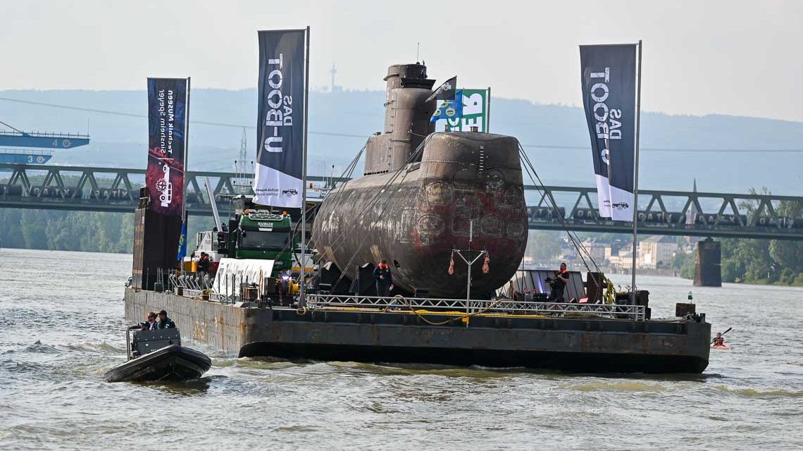 U-Boot U 17 vor dem Zollhafen in Mainz
