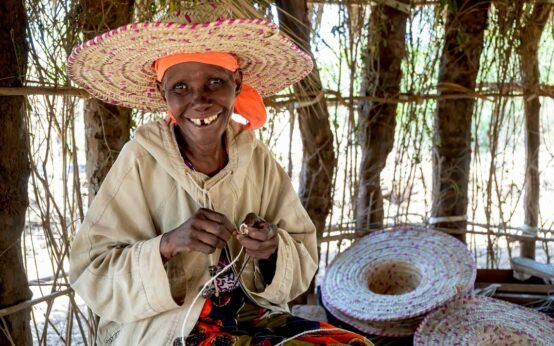 Hadija Kimati in ihrer Hütte in Mwanga.