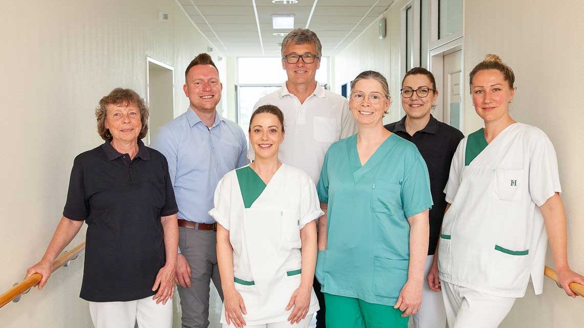 Priv.-Doz. Dr. Jan Zöllner mit seinem Team
