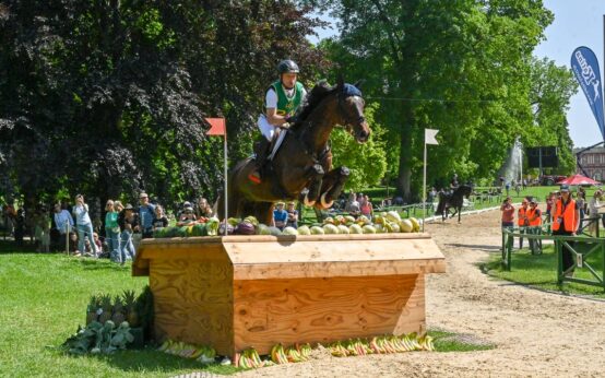 Miche Jung bei der Vielseitigkeit im Gelände.