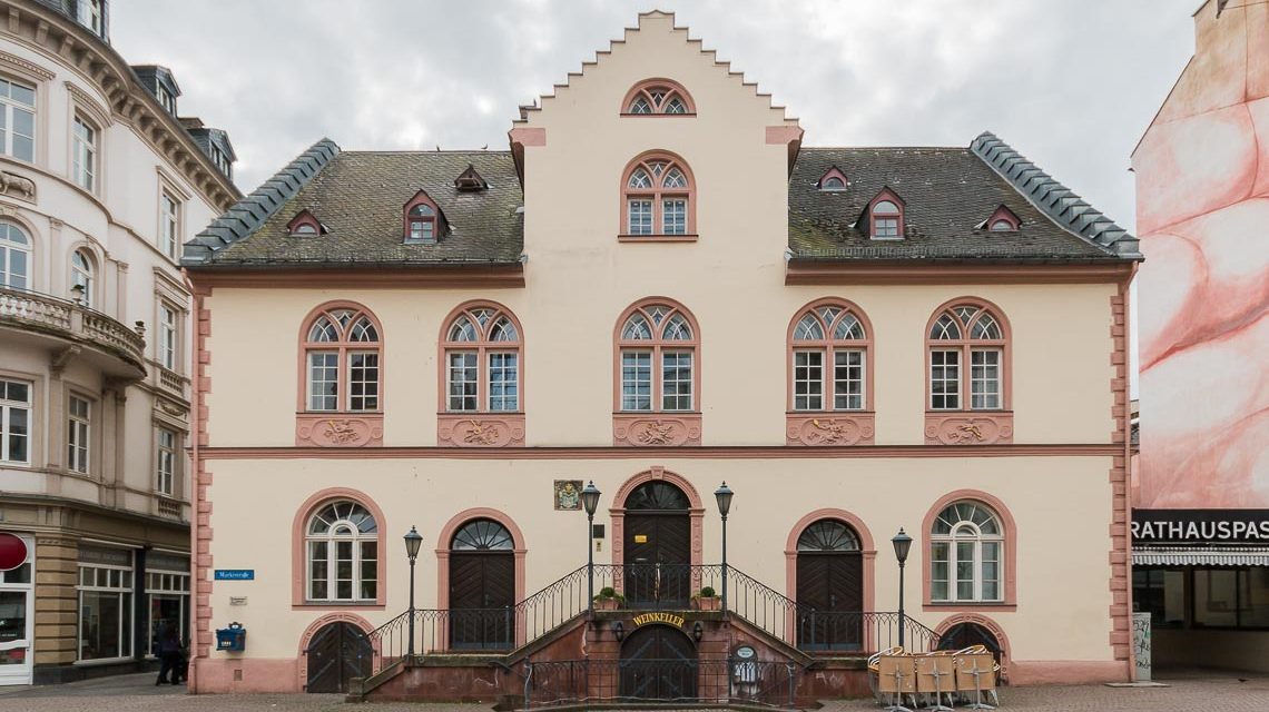 Altes Rathaus, Standesamt der Stadt Wiesbaden