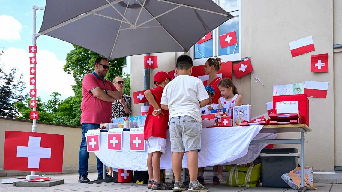 Sommerfest der Europa-Schule Drt. Obermayer in der Bierstadter Straße.