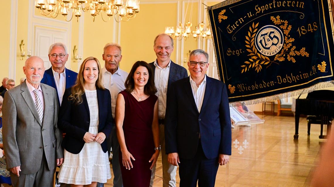 Im bild: Rolf Dieter Beinhoff, Klaus Paul, Astrid Wallmann, Helmut Fritz, Angelika Pauli, Dr, Gerhard Obermayr, Gert-Uwe Mende