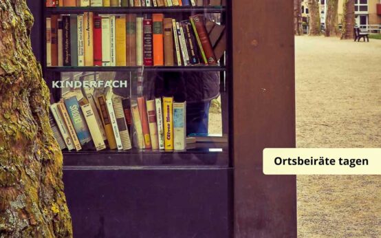 Bücherschrank, Mitfahrbänke, Symbolbild