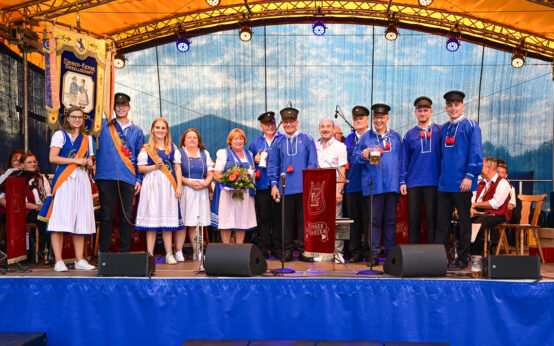 Auszeichnung für verdiente Mitglieder und Fassanstich.