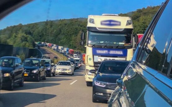 Stau auf der Autobahn.